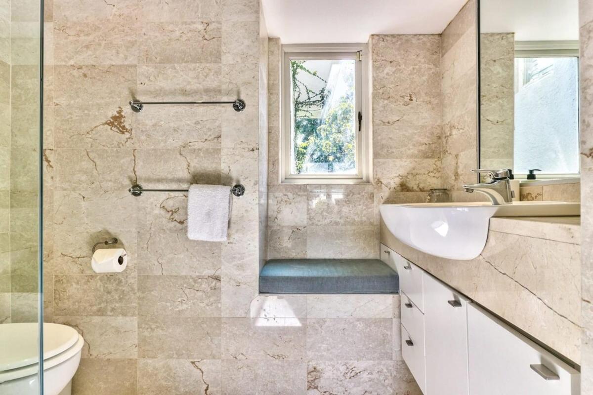 Lush Family Home In Prestigious Area 开普敦 外观 照片